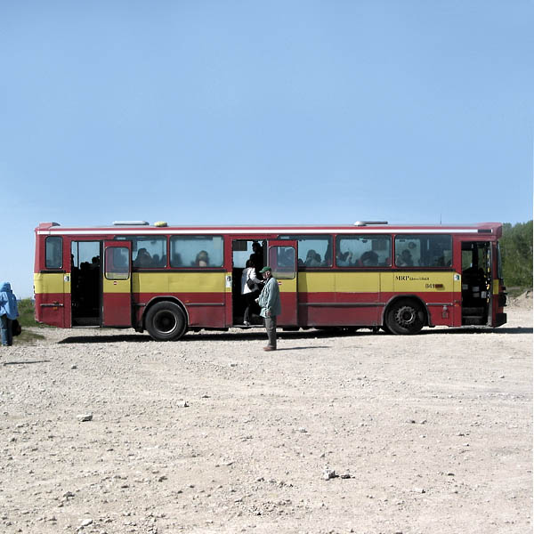 24 Omnibuss liigub edasi